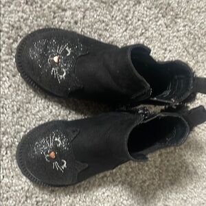Cat & Jack little zipper ankle booties! Size 5